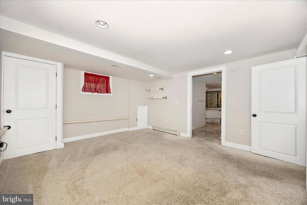 Image 32 of property listing at 17 THIRTEENTH ST, Frederick, MD 21701
