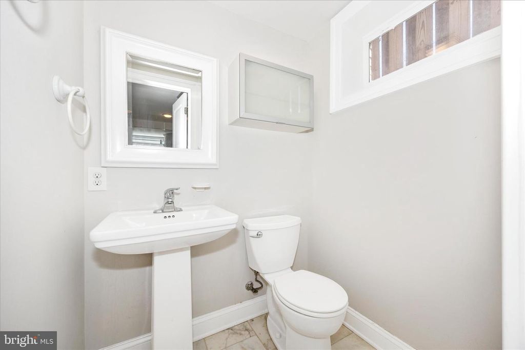 Image 37 of property listing at 17 THIRTEENTH ST, Frederick, MD 21701