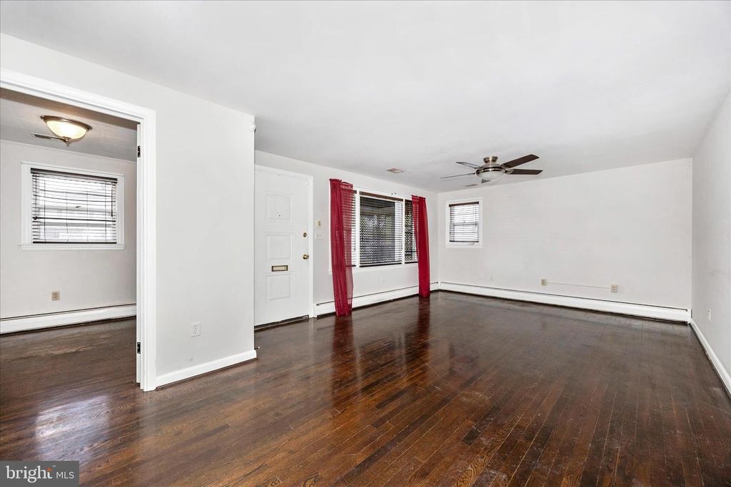 Image 5 of property listing at 17 THIRTEENTH ST, Frederick, MD 21701