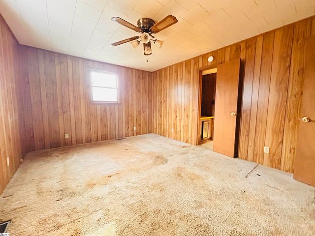 822 Ranch Road, Laurens, SC 29360