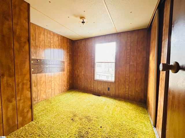 822 Ranch Road, Laurens, SC 29360