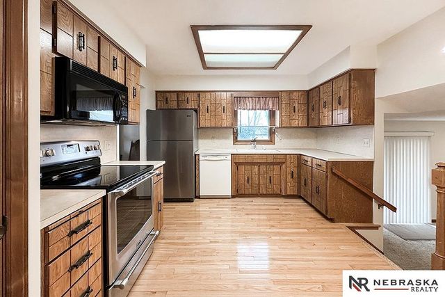 1727 N 123rd Street, Omaha, NE 68154