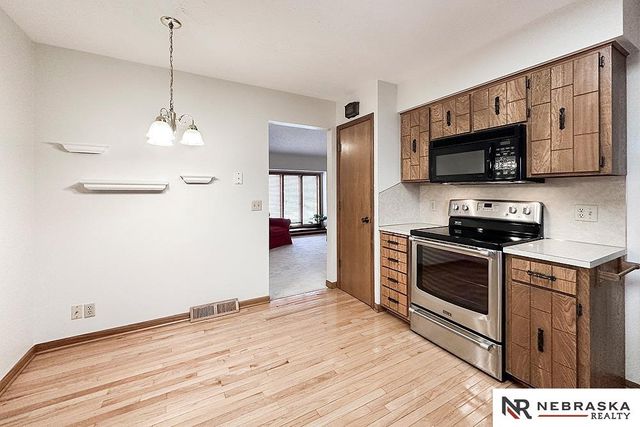 1727 N 123rd Street, Omaha, NE 68154