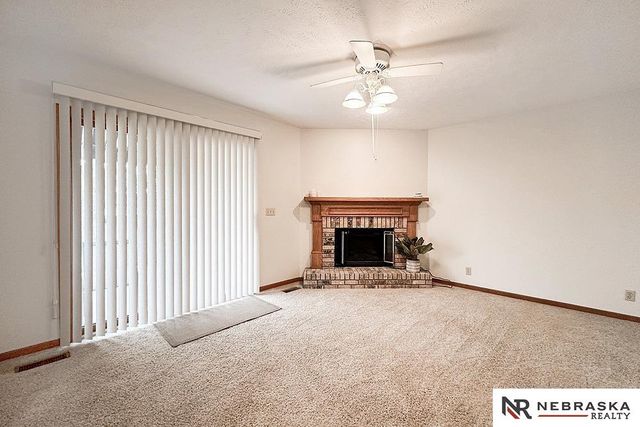 1727 N 123rd Street, Omaha, NE 68154