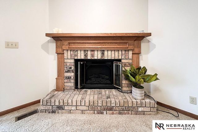 1727 N 123rd Street, Omaha, NE 68154