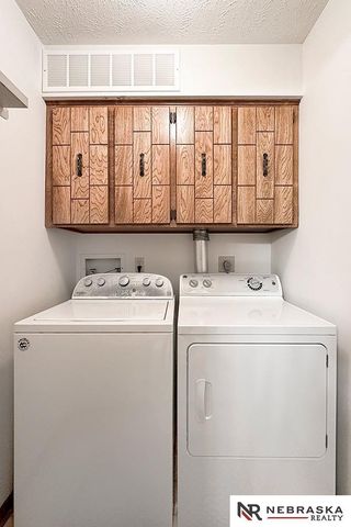 1727 N 123rd Street, Omaha, NE 68154