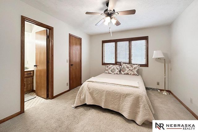 1727 N 123rd Street, Omaha, NE 68154