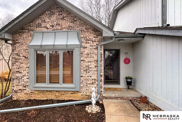 1727 N 123rd Street, Omaha, NE 68154