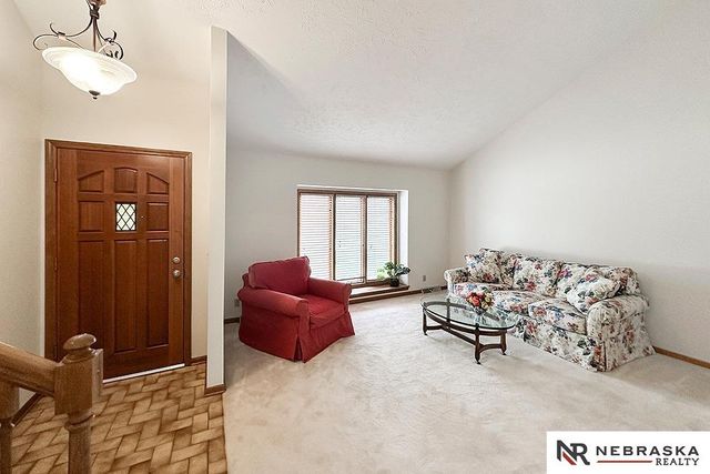 1727 N 123rd Street, Omaha, NE 68154