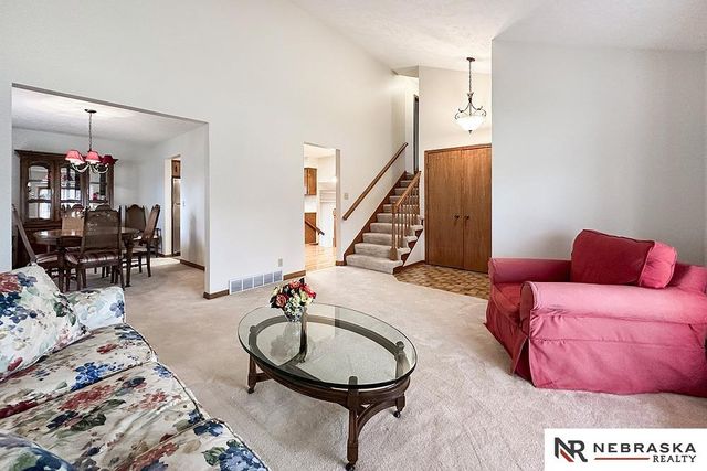 1727 N 123rd Street, Omaha, NE 68154