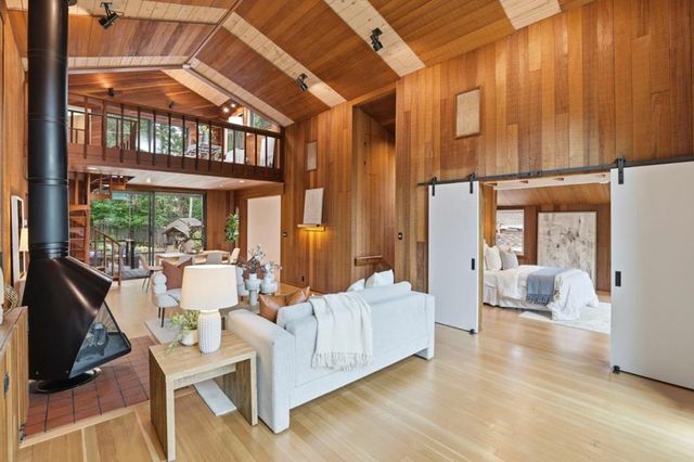 16 Tynan Way, Portola Valley, CA 94028