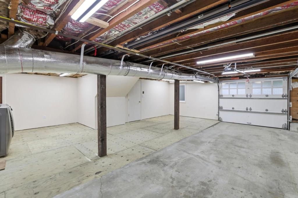 Image 12 of property listing at 16 Tynan Way, Portola Valley, CA 94028