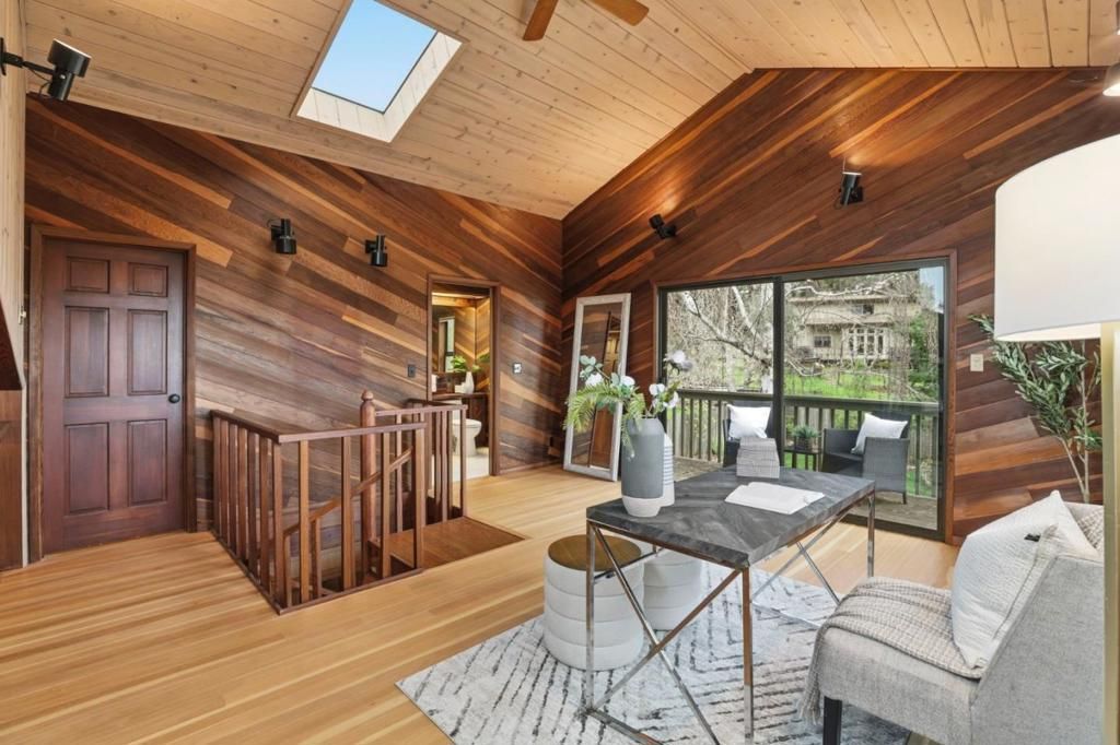 Image 16 of property listing at 16 Tynan Way, Portola Valley, CA 94028