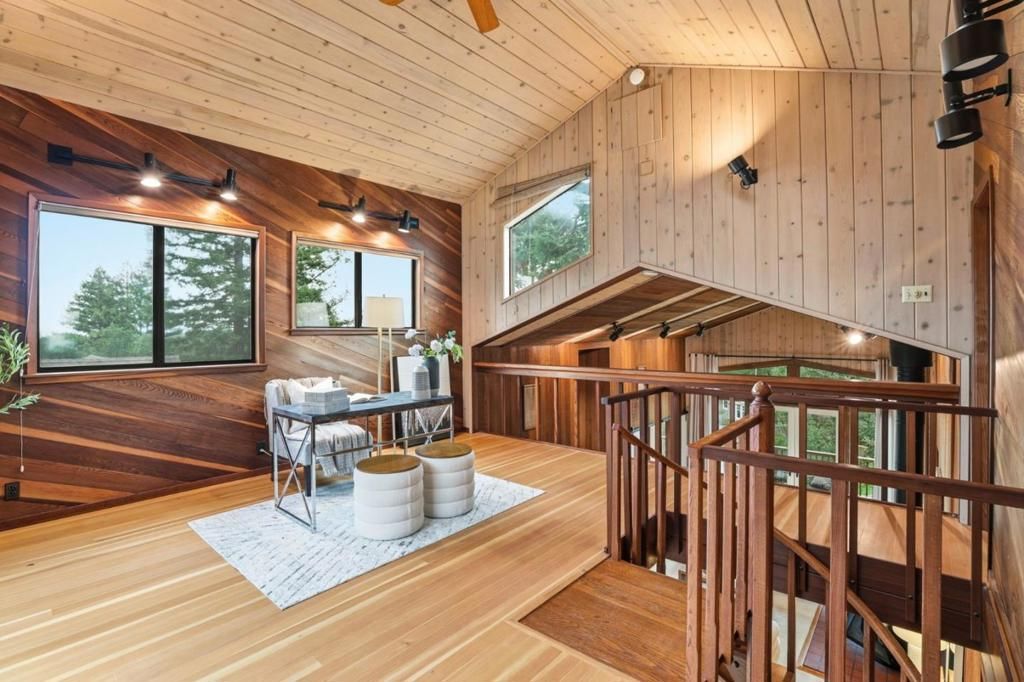 Image 17 of property listing at 16 Tynan Way, Portola Valley, CA 94028