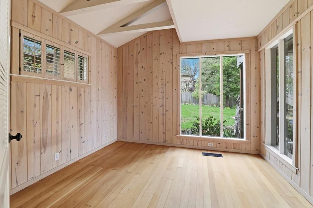 Image 18 of property listing at 16 Tynan Way, Portola Valley, CA 94028