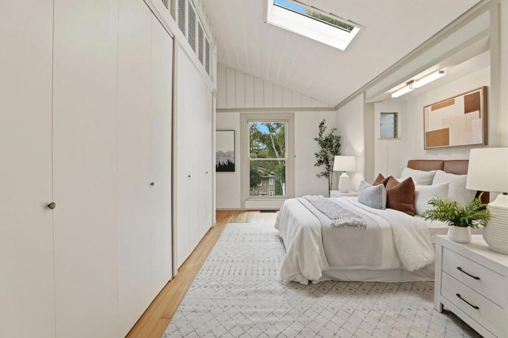 Image 21 of property listing at 16 Tynan Way, Portola Valley, CA 94028