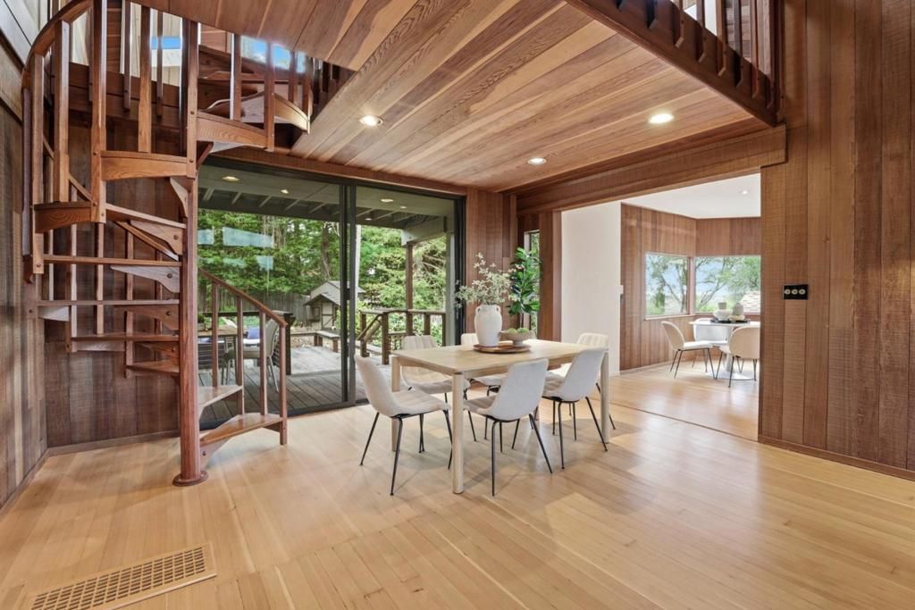 Image 31 of property listing at 16 Tynan Way, Portola Valley, CA 94028