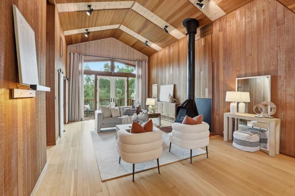 Image 35 of property listing at 16 Tynan Way, Portola Valley, CA 94028