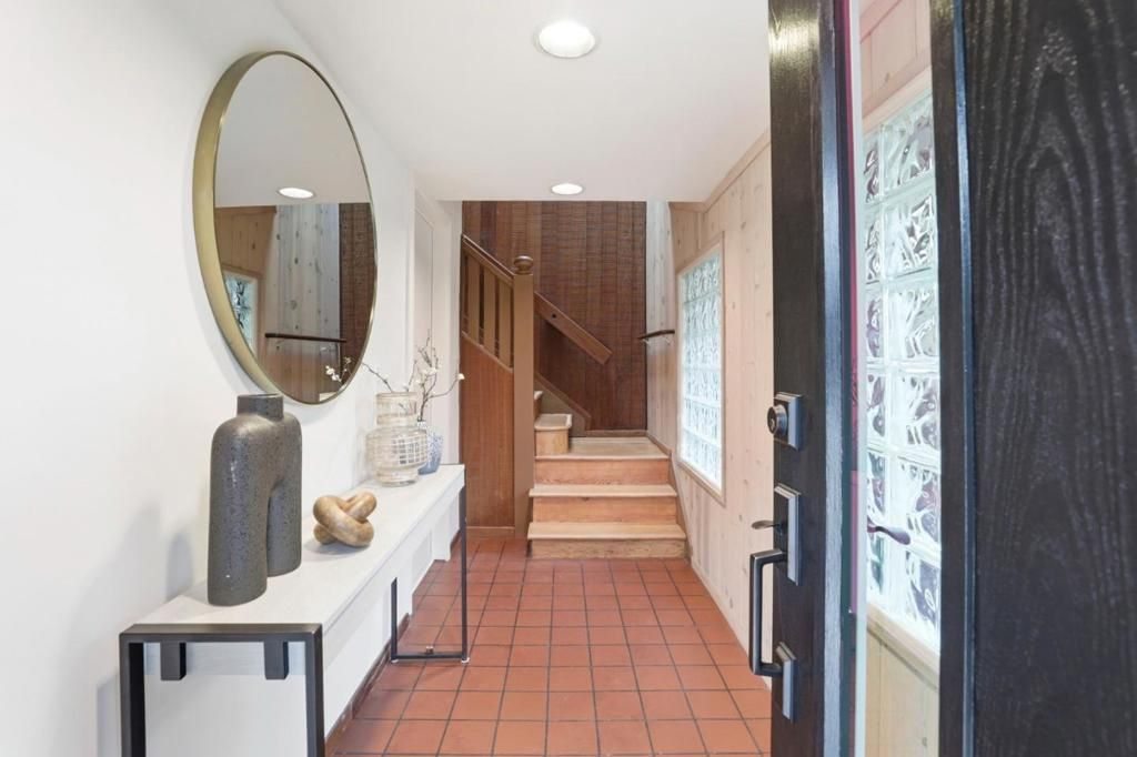 Image 37 of property listing at 16 Tynan Way, Portola Valley, CA 94028