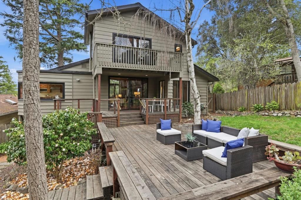 Image 7 of property listing at 16 Tynan Way, Portola Valley, CA 94028