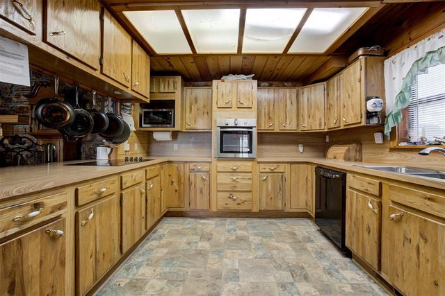 10 Timber Oaks Road, Mcloud, OK 74851