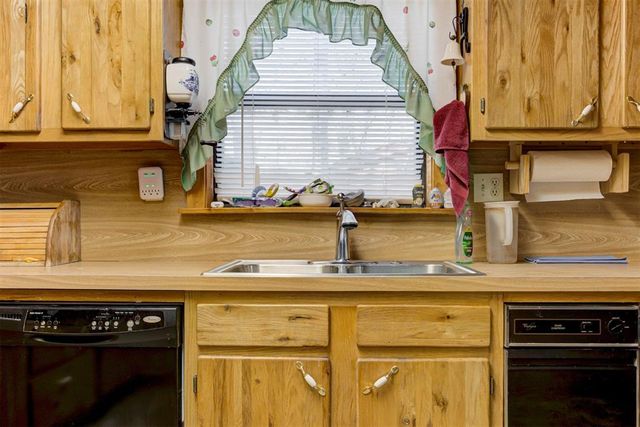 10 Timber Oaks Road, Mcloud, OK 74851