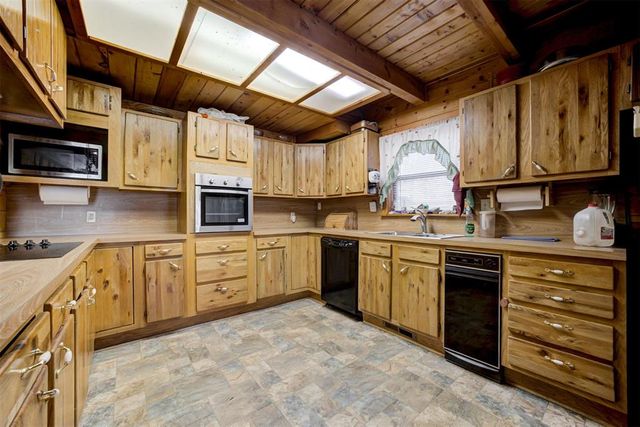 10 Timber Oaks Road, Mcloud, OK 74851