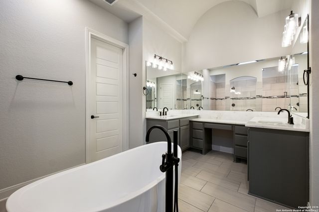 3363 Harvest View, Marion, TX 78124