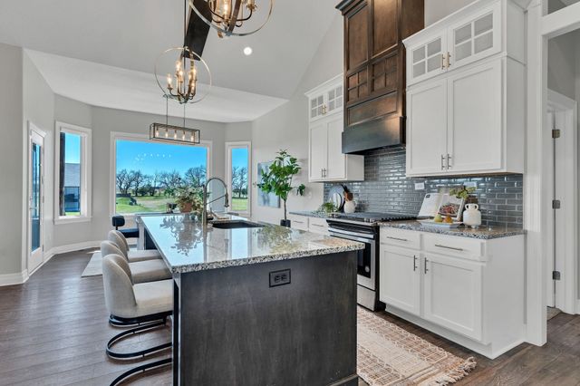 2233 S Ironstone St, Wichita, KS 67230