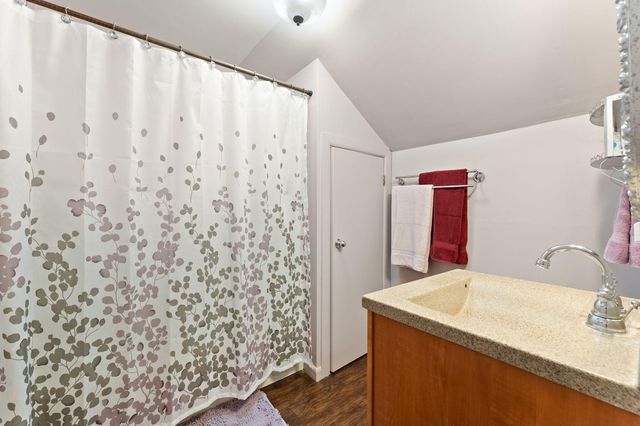 123 Kingsbury Avenue, La Porte, IN 46350