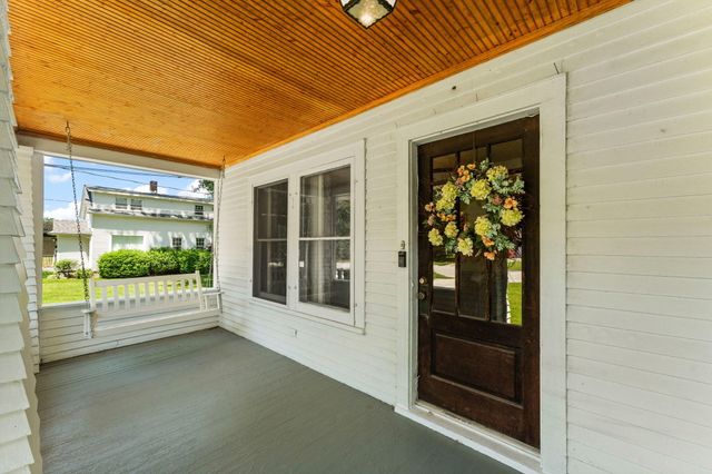 123 Kingsbury Avenue, La Porte, IN 46350