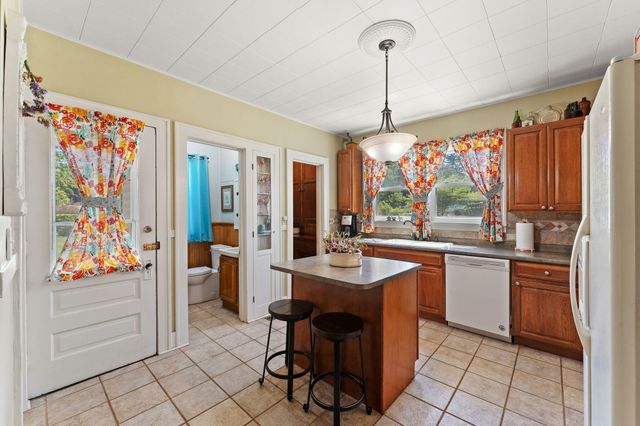 123 Kingsbury Avenue, La Porte, IN 46350