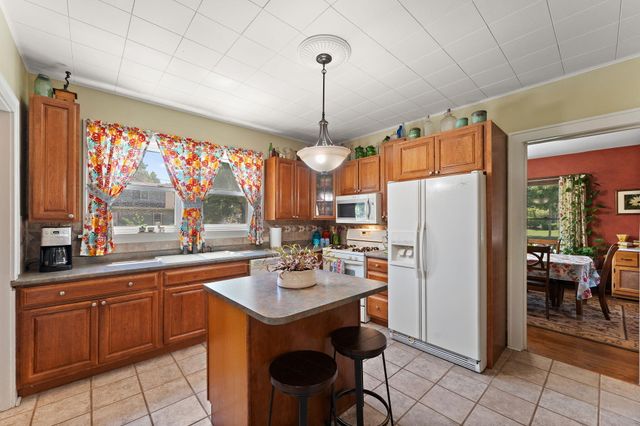 123 Kingsbury Avenue, La Porte, IN 46350