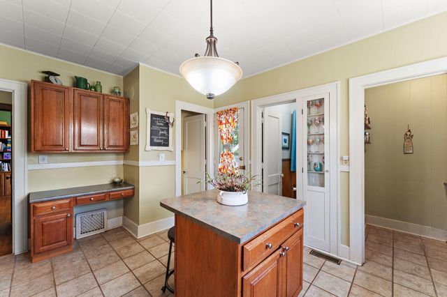 123 Kingsbury Avenue, La Porte, IN 46350