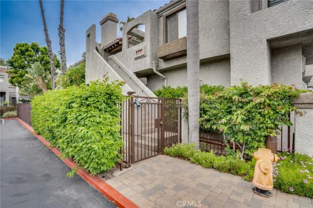 4862 Tiara, Huntington Beach, CA 92649