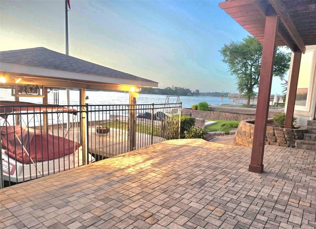 122 April Breeze Street, Conroe, TX 77356