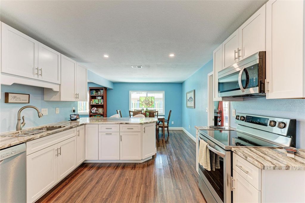Image 13 of property listing at 2120 47TH STREET PL W, Bradenton, FL 34209
