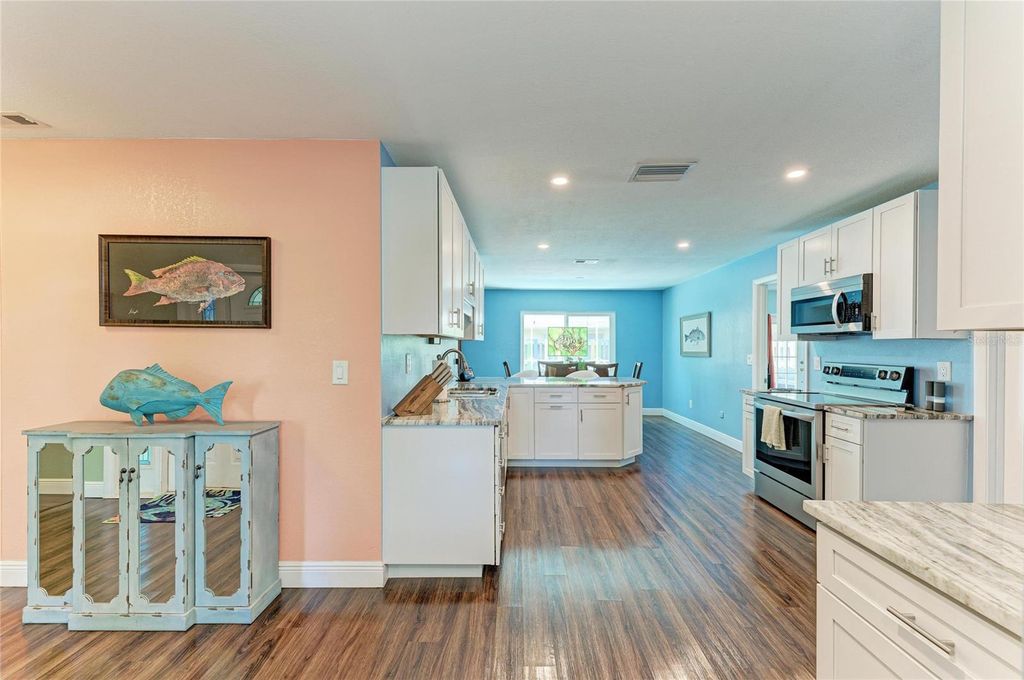 Image 16 of property listing at 2120 47TH STREET PL W, Bradenton, FL 34209