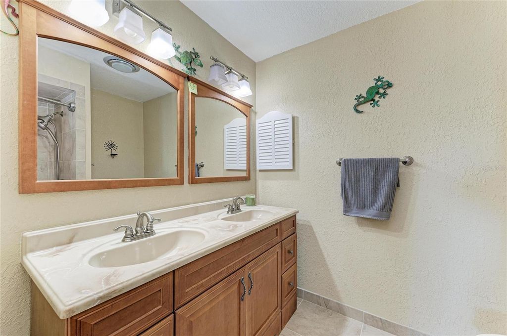Image 28 of property listing at 2120 47TH STREET PL W, Bradenton, FL 34209