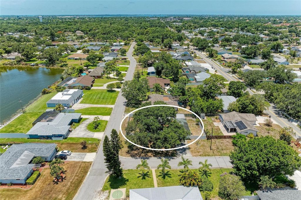 Image 5 of property listing at 2120 47TH STREET PL W, Bradenton, FL 34209