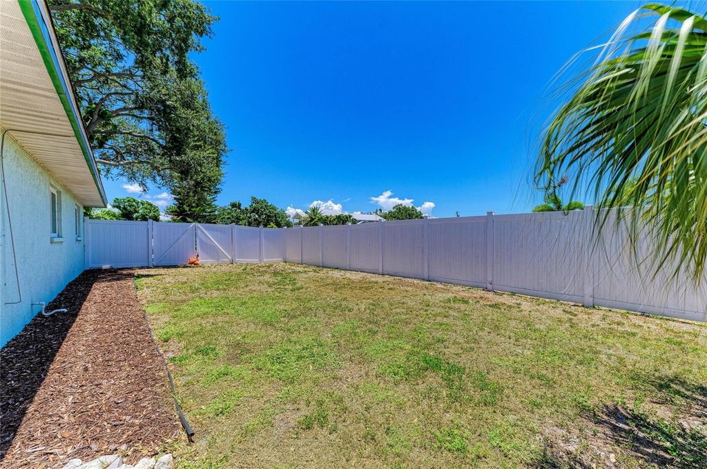 Image 49 of property listing at 2120 47TH STREET PL W, Bradenton, FL 34209