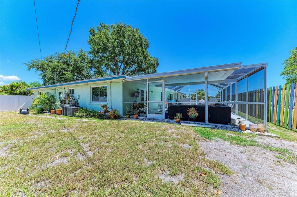 Image 51 of property listing at 2120 47TH STREET PL W, Bradenton, FL 34209