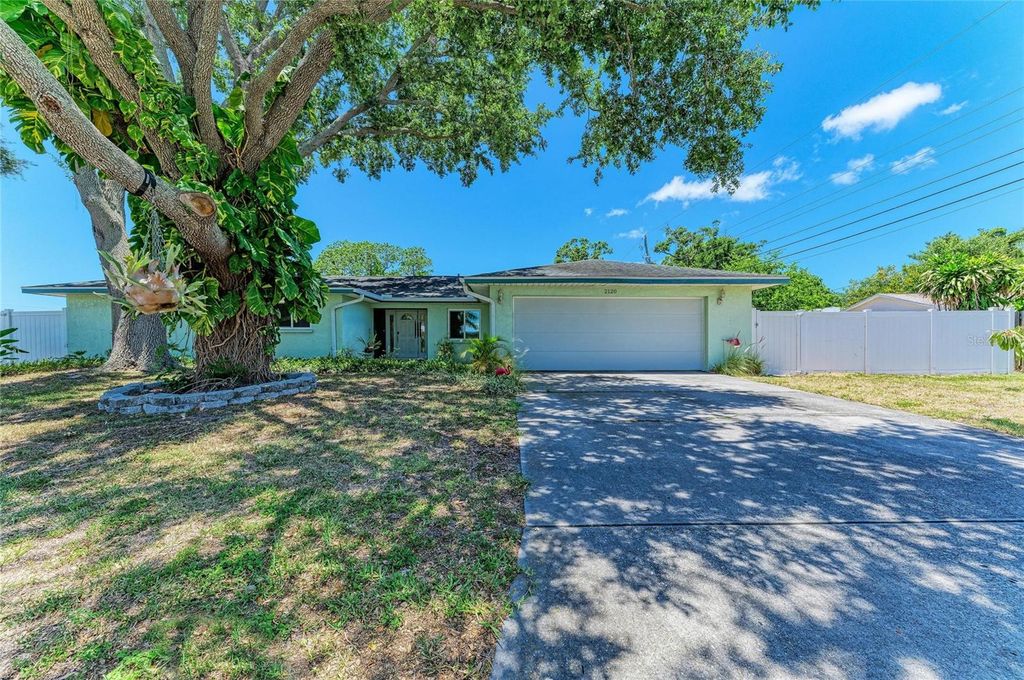 Image 52 of property listing at 2120 47TH STREET PL W, Bradenton, FL 34209