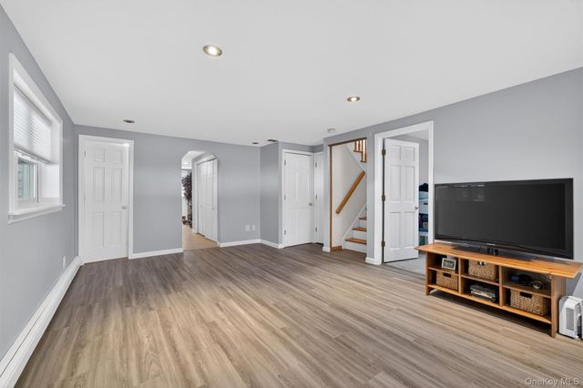 9 Eros Drive, Airmont, NY 10952