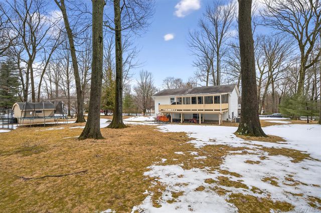 9 Eros Drive, Airmont, NY 10952