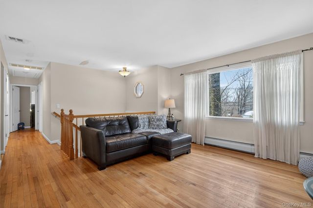 9 Eros Drive, Airmont, NY 10952