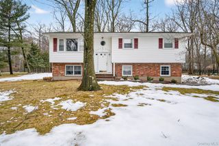 9 Eros Drive, Airmont, NY 10952