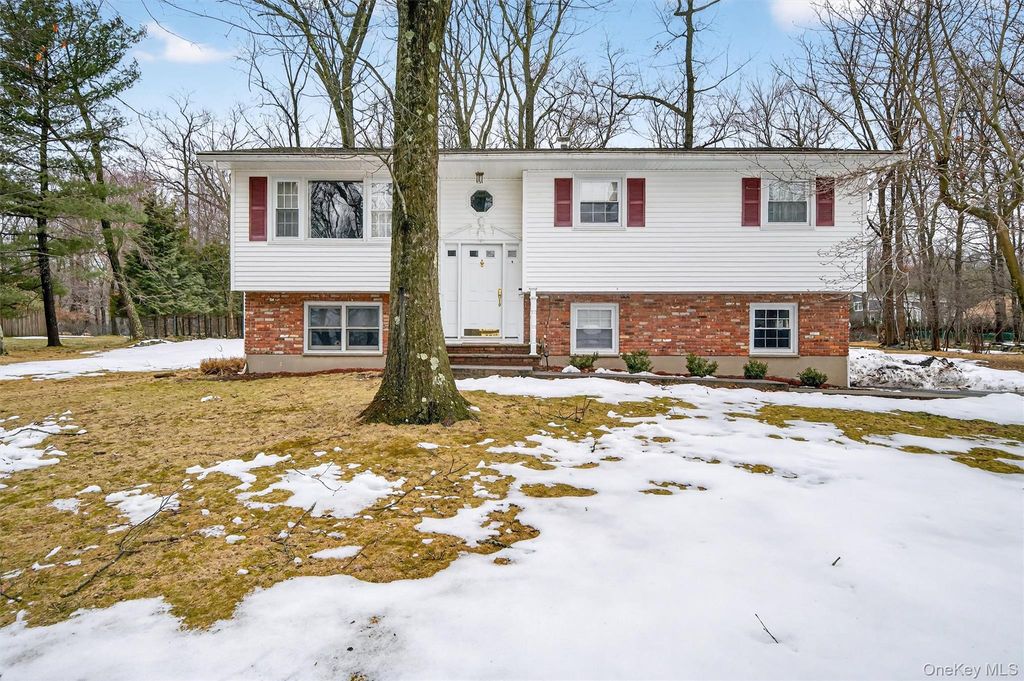 9 Eros Drive, Airmont, NY 10952