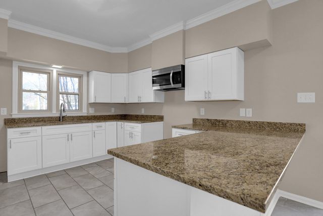 2654 FOX CREEK DR, Germantown, TN 38138