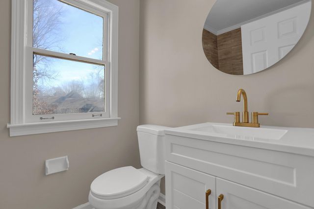 2654 FOX CREEK DR, Germantown, TN 38138